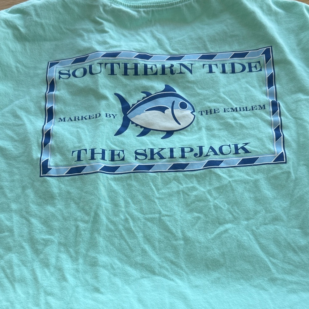 Southern Tide light Aqua blue/green Tee with Blue Fish Graphic men’s small